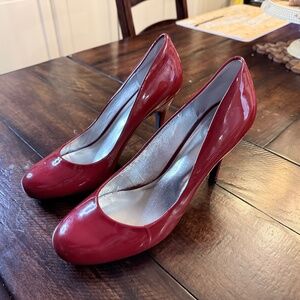 🔥 Jessica Simpson Oscar Red Patent Leather Pumps – Size 11 🔥